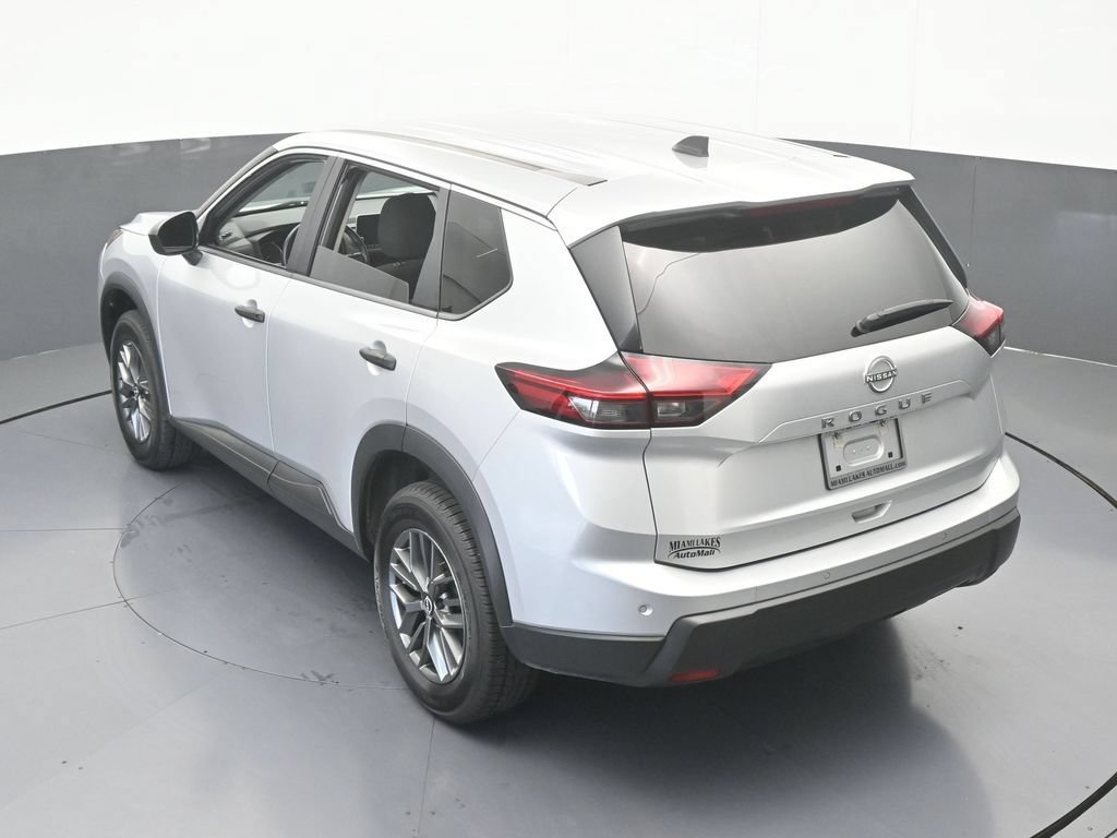 Used 2024 Nissan Rogue S FWD image 44