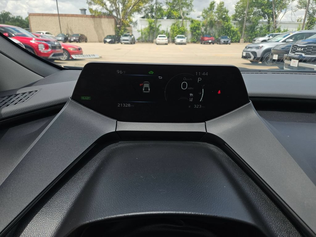 Used 2025 Toyota Prius LE FWD image 19