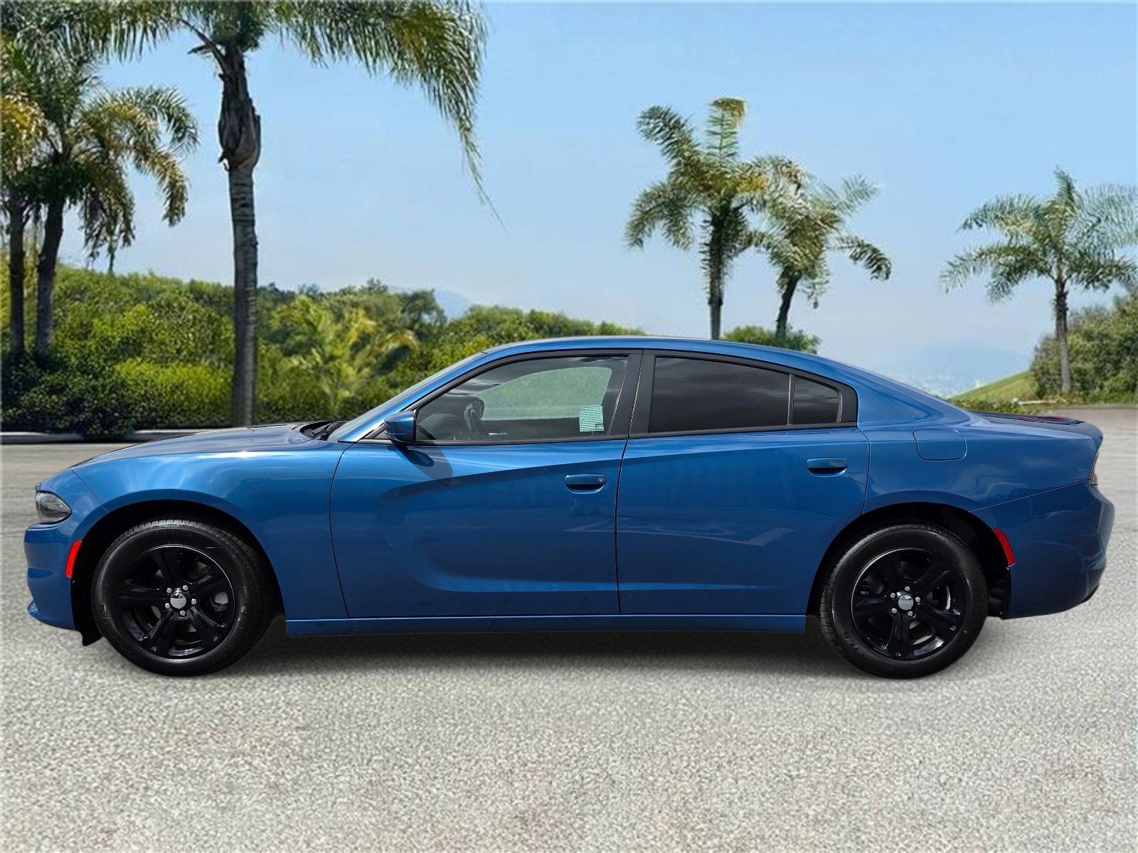Certified 2022 Dodge Charger SXT RWD image 2