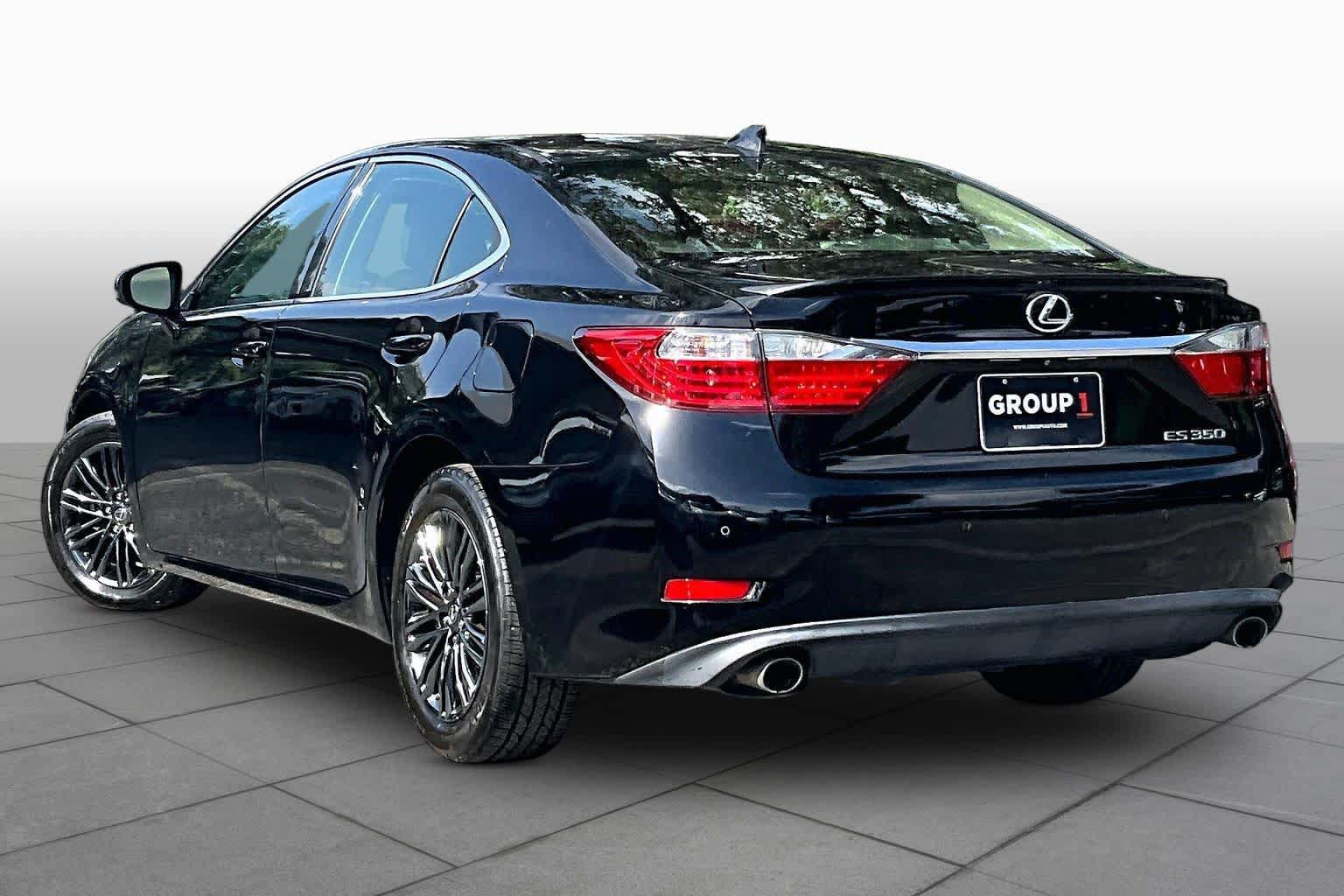 Used 2015 Lexus ES 350 w/ Premium Package FWD image 12