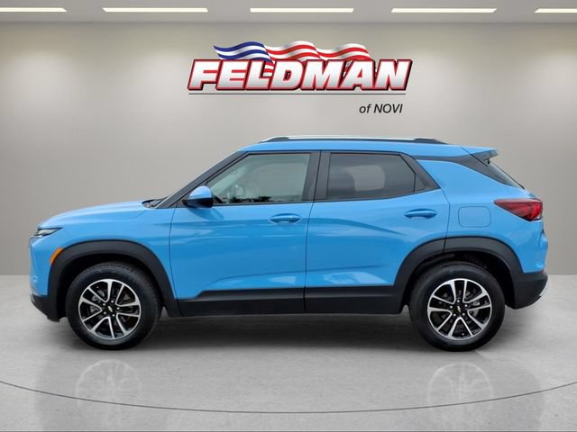 Used 2024 Chevrolet TrailBlazer LT w/ Convenience Package AWD/4WD image 2