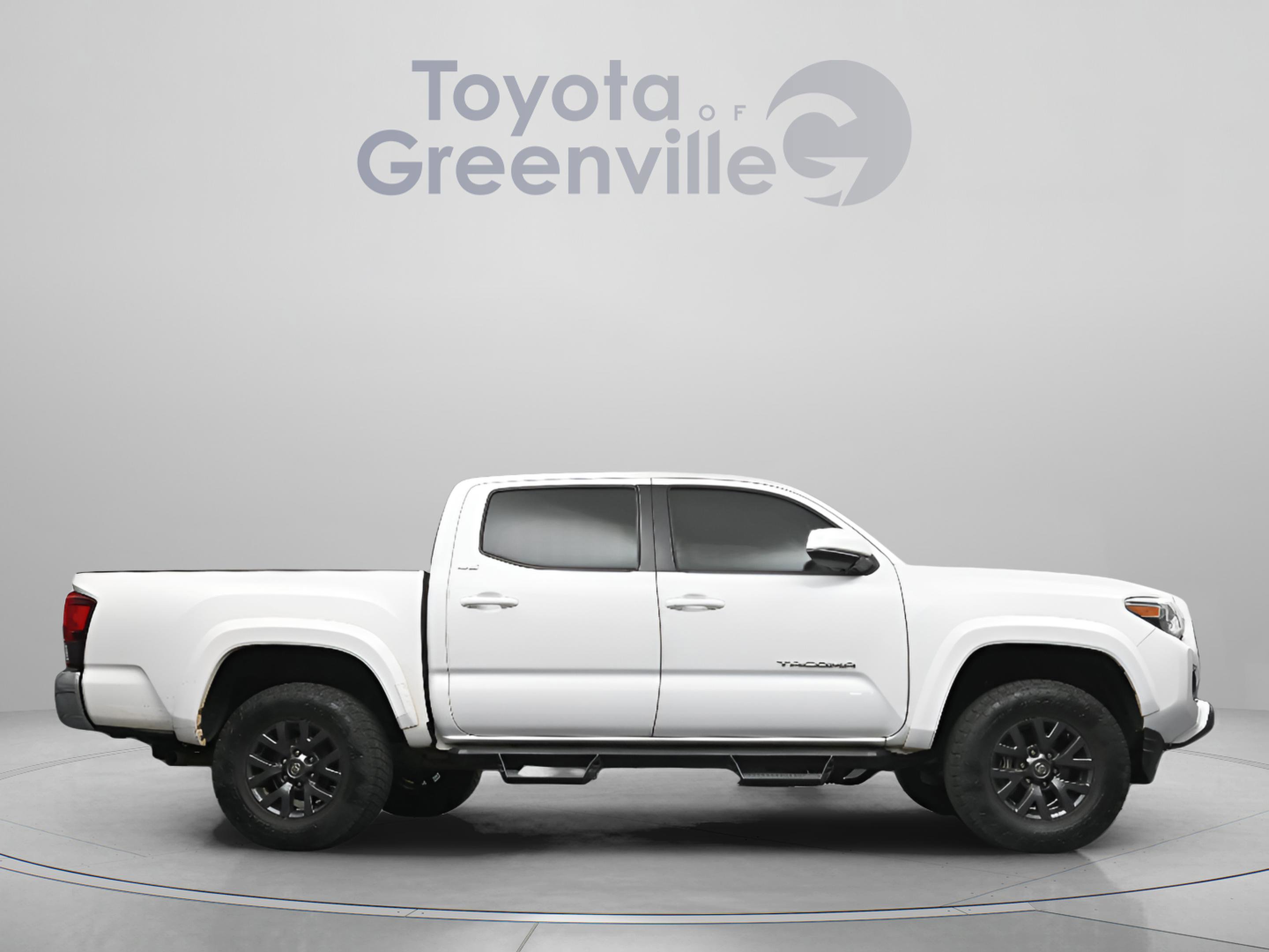 Used 2020 Toyota Tacoma SR5 AWD/4WD image 18