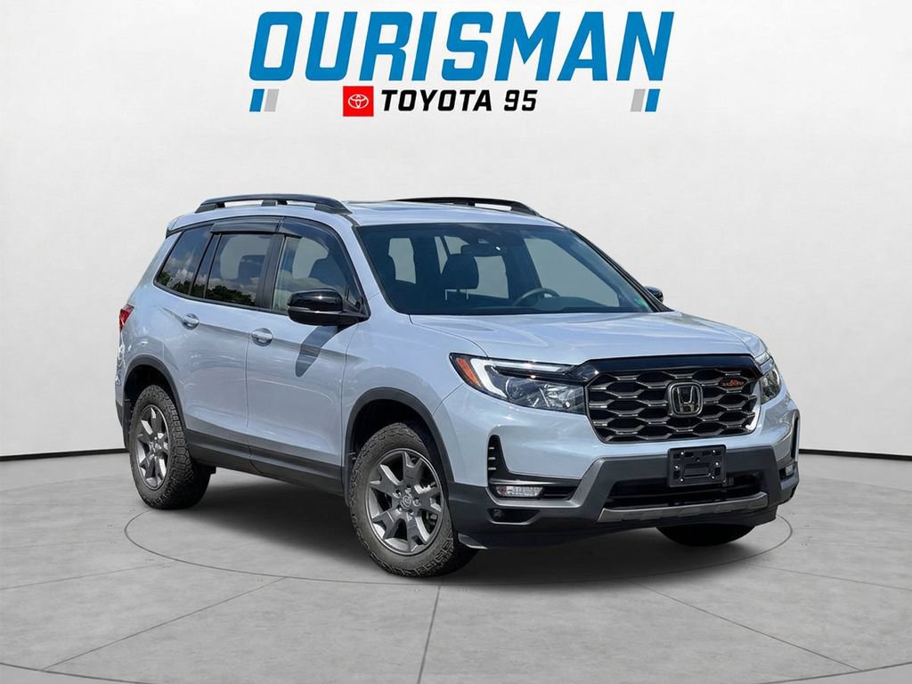 Used 2025 Honda Passport TrailSport image 1
