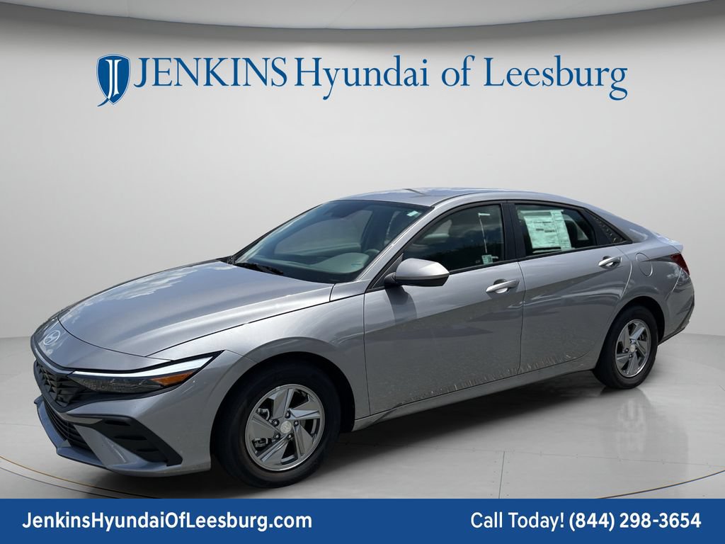 New 2025 Hyundai Elantra SE FWD image 11