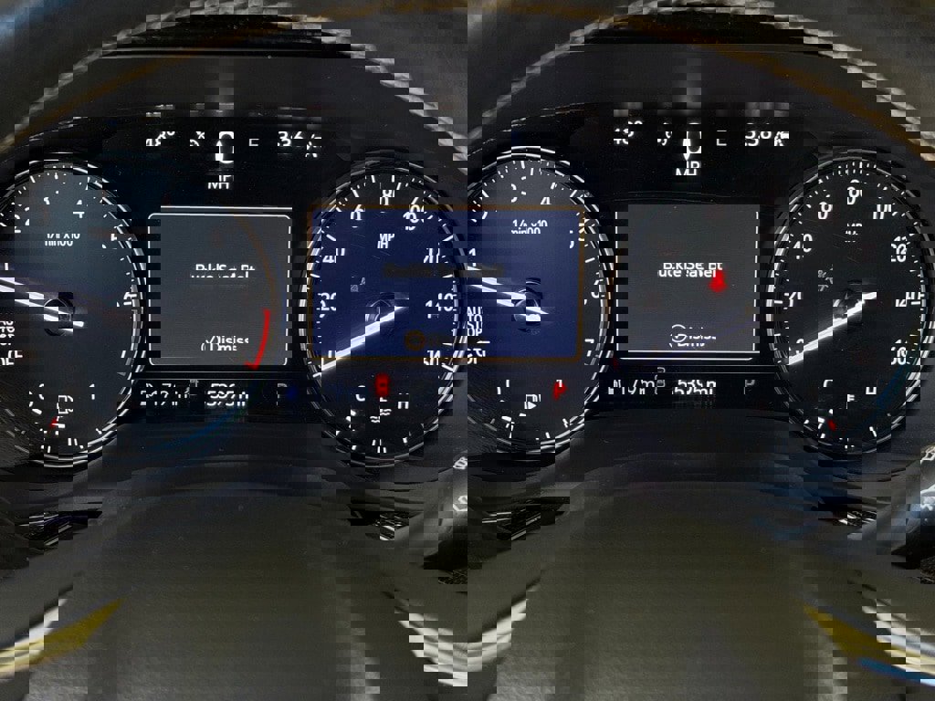 Used 2023 Buick Envision Essence image 12