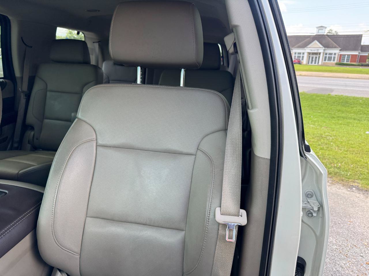 Used 2015 Chevrolet Tahoe LTZ RWD image 37