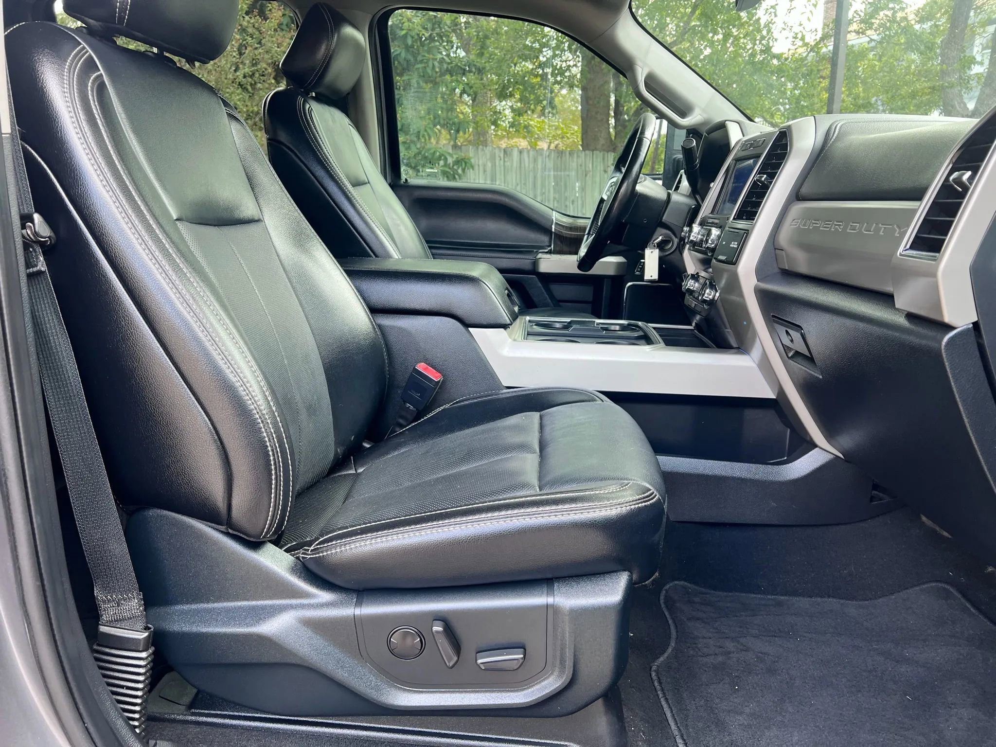 Used 2021 Ford F250 Lariat w/ FX4 Off-Road Package image 13