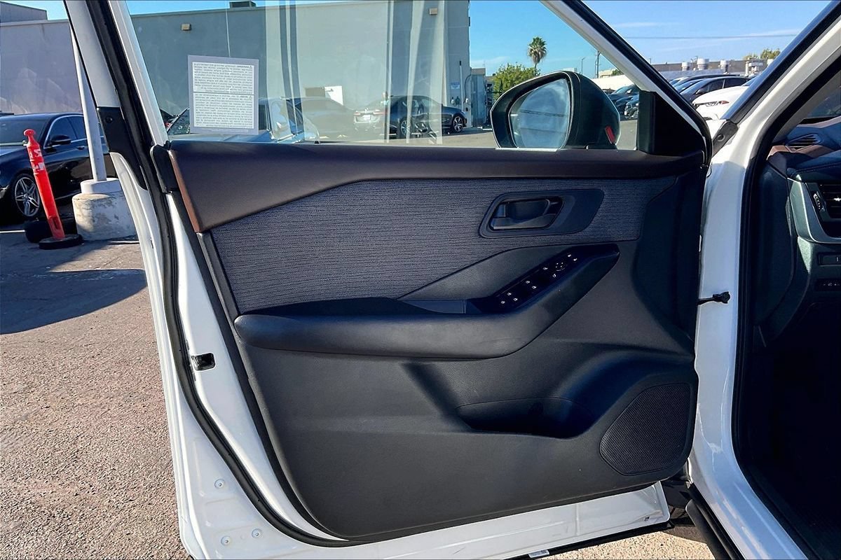 Used 2023 Nissan Rogue S FWD image 20