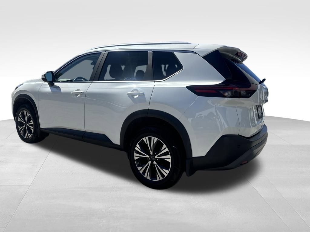 Used 2023 Nissan Rogue SV w/ SV Premium B Package image 5