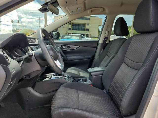 Used 2020 Nissan Rogue SV FWD image 19