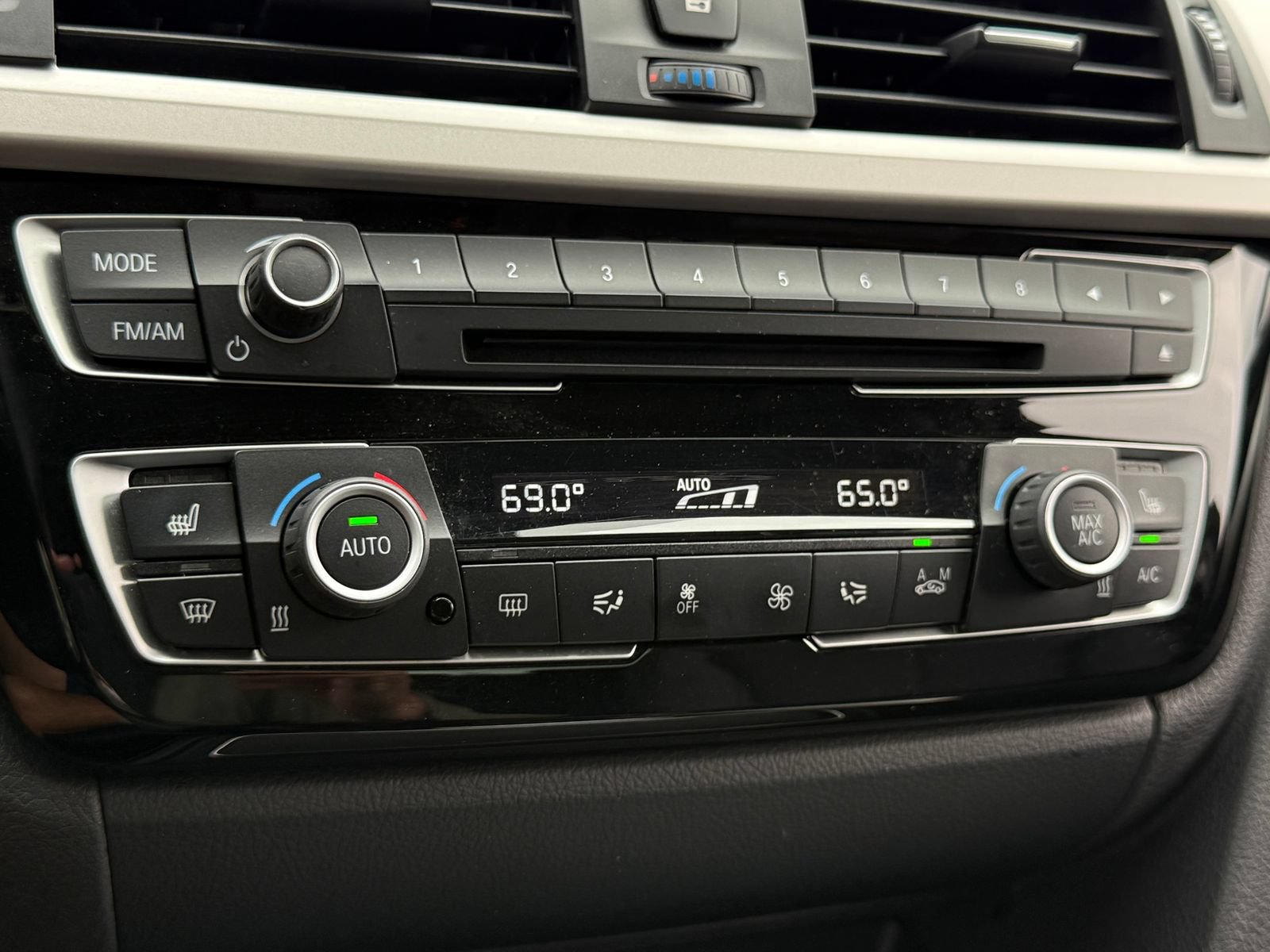 Used 2018 BMW 320i Sedan RWD image 23