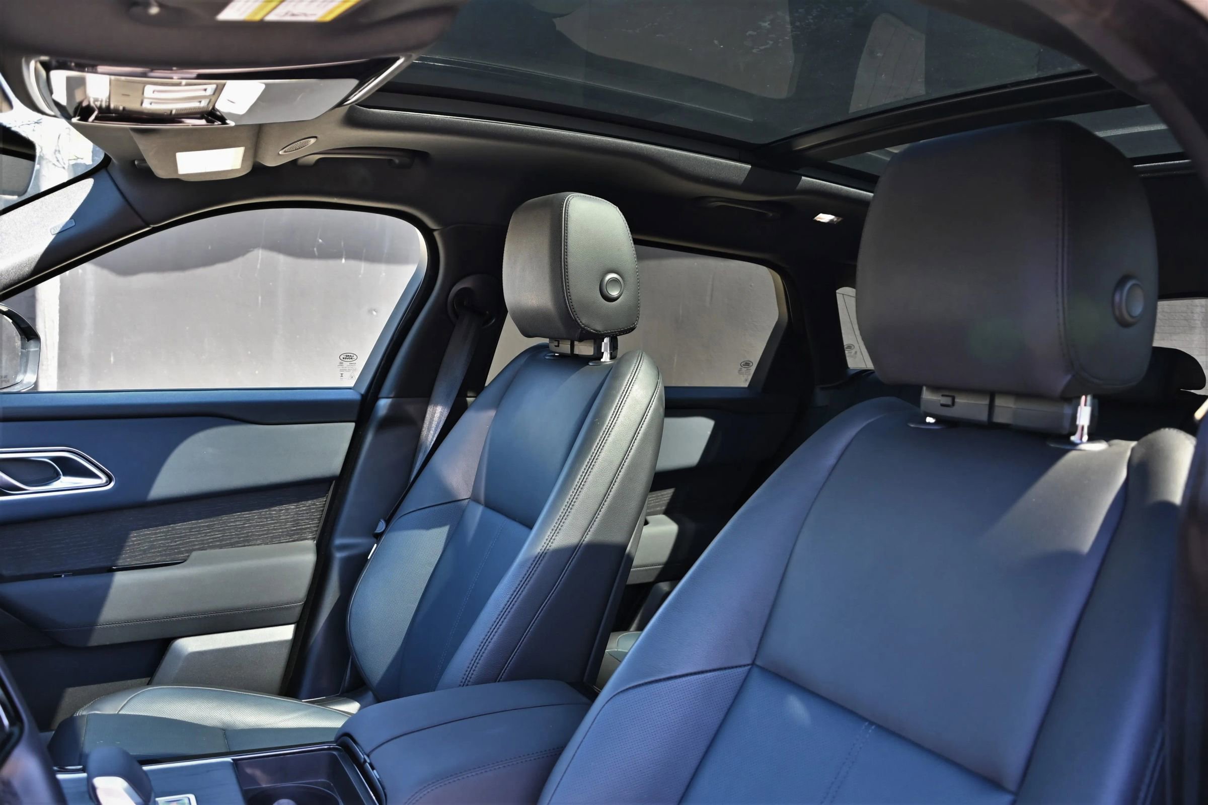 Used 2024 Land Rover Range Rover Velar Dynamic SE image 32