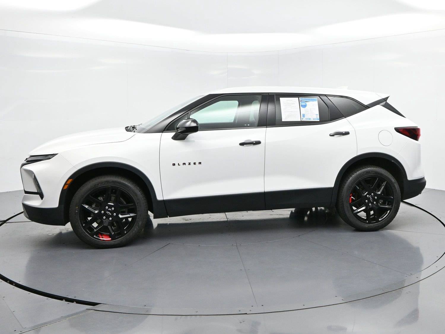 Used 2023 Chevrolet Blazer LT FWD image 4