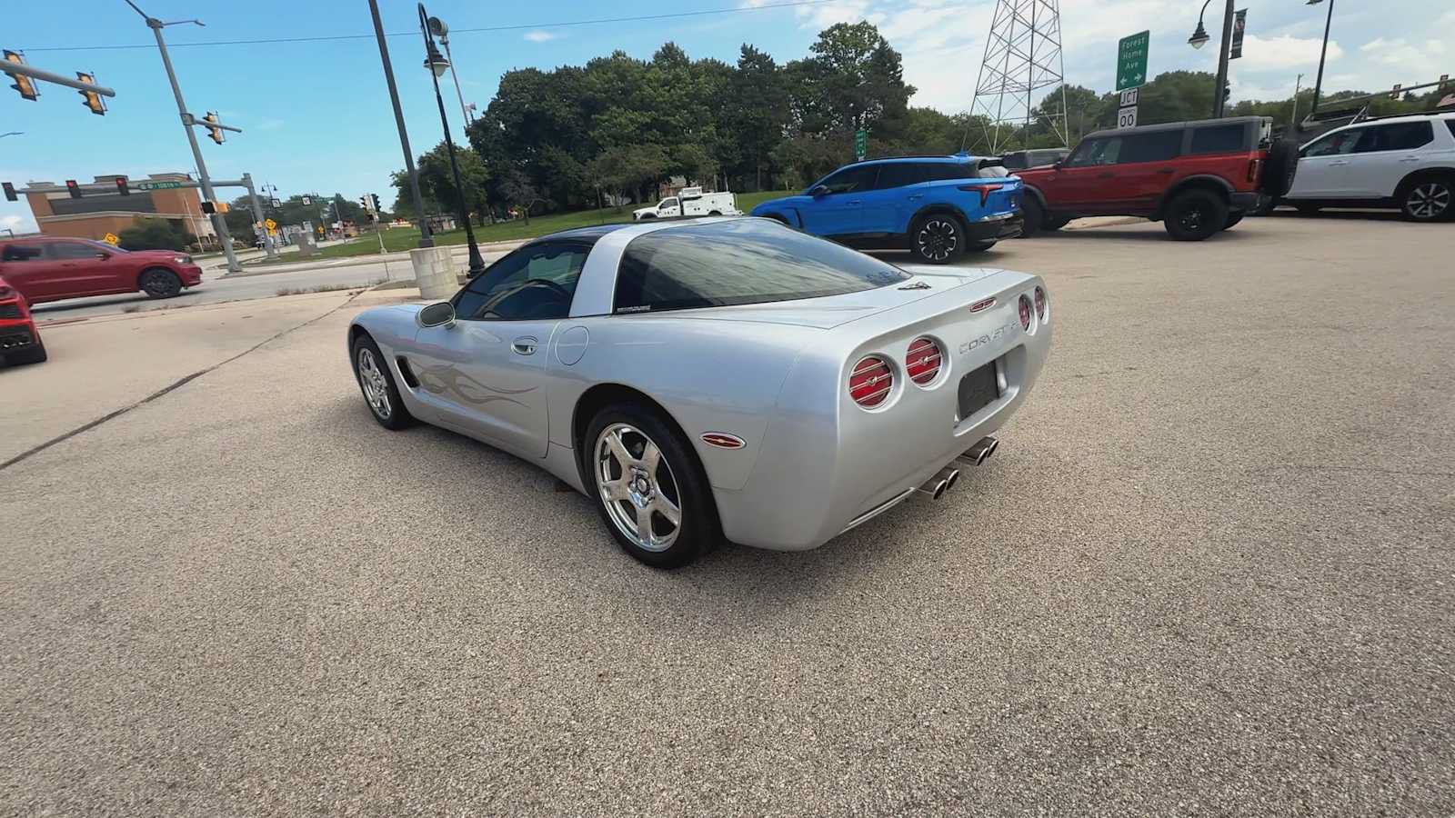 Used 1997 Chevrolet Corvette Coupe w/ Memory Pkg RWD image 6