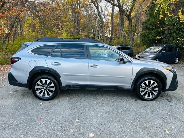 Used 2025 Subaru Outback Limited image 4