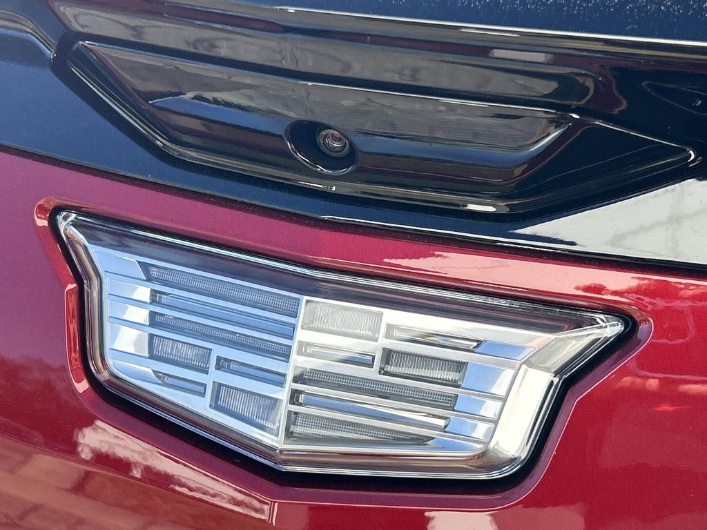 New 2026 Cadillac Optiq Luxury 2 image 8