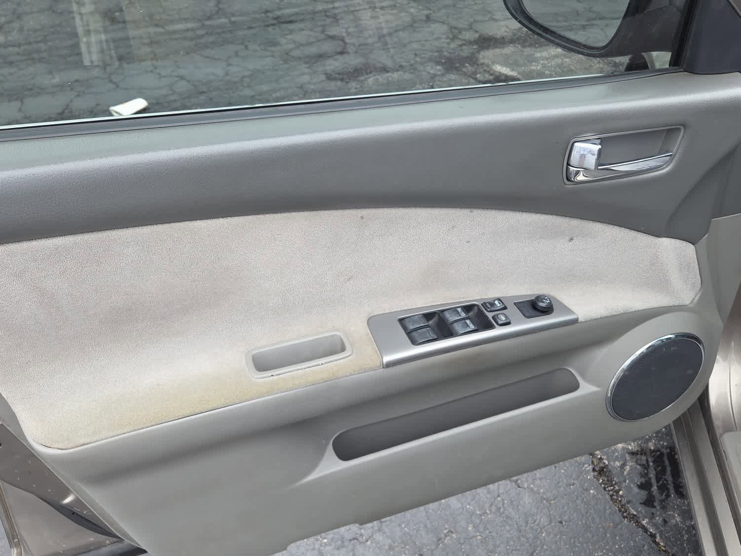 Used 2005 Nissan Altima 3.5 SE w/ (N01) Sport Plus Pkg FWD image 13
