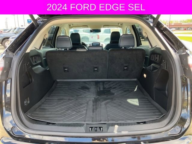 Used 2024 Ford Edge SEL w/ Sport Appearance Package image 17