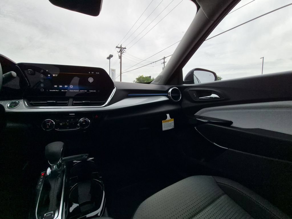 New 2026 Chevrolet Trax LT w/ Driver Confidence Package FWD image 3