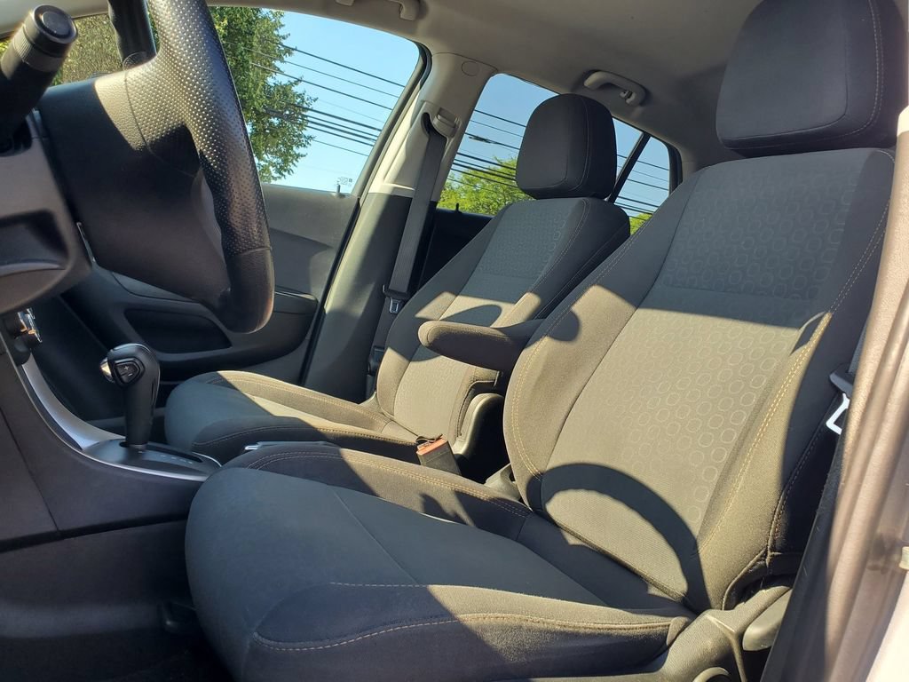 Used 2020 Chevrolet Trax LS w/ Tint and Cruise Package AWD/4WD image 6