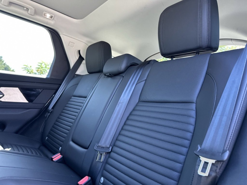 Used 2024 Land Rover Discovery Sport S image 20