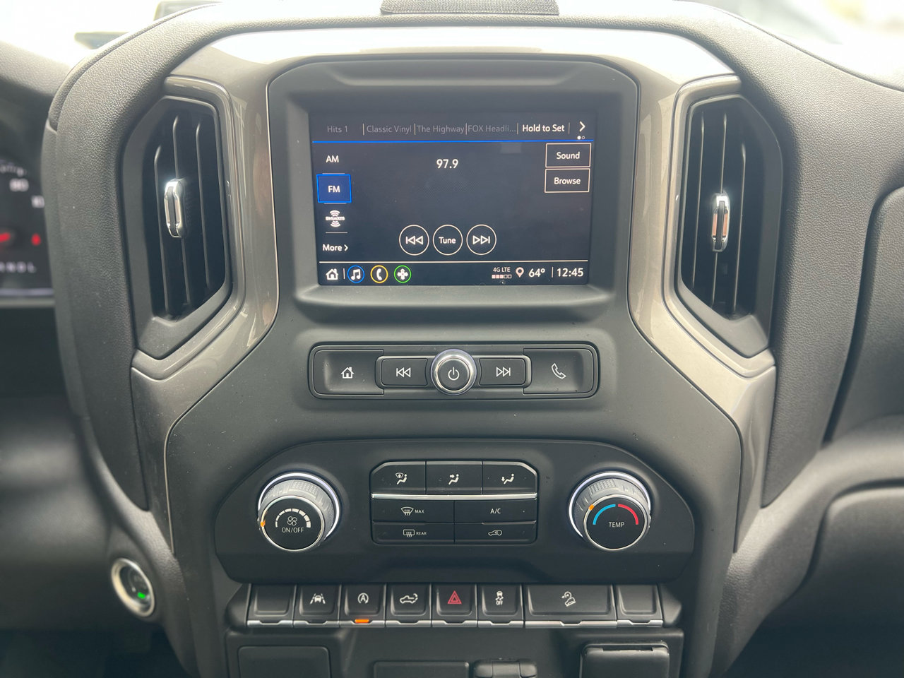 Used 2024 Chevrolet Silverado 1500 Custom Trail Boss w/ LPO, Dark Essentials Package image 30