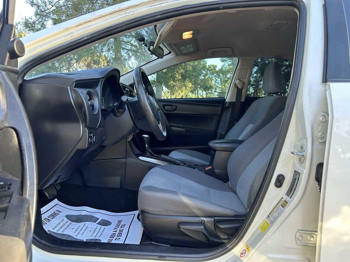 Used 2017 Toyota Corolla L w/ Carpet Mat Package (TMS) FWD image 17