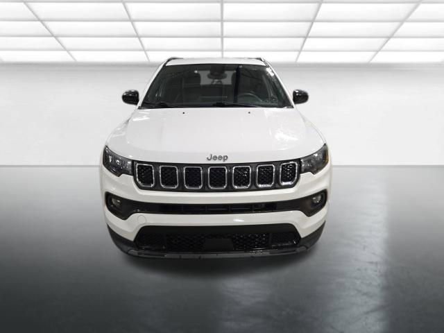 Used 2024 Jeep Compass Latitude AWD/4WD image 9
