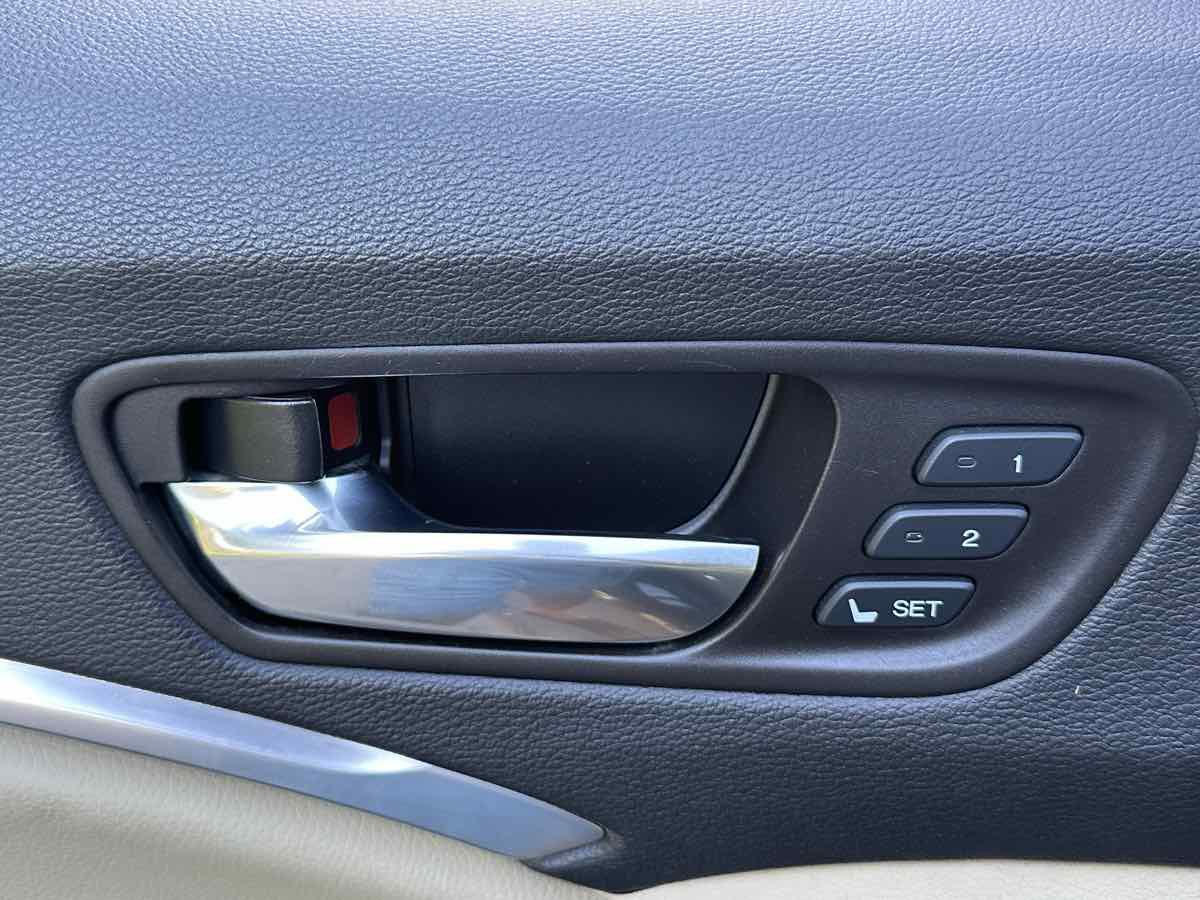Used 2020 Acura MDX FWD image 31