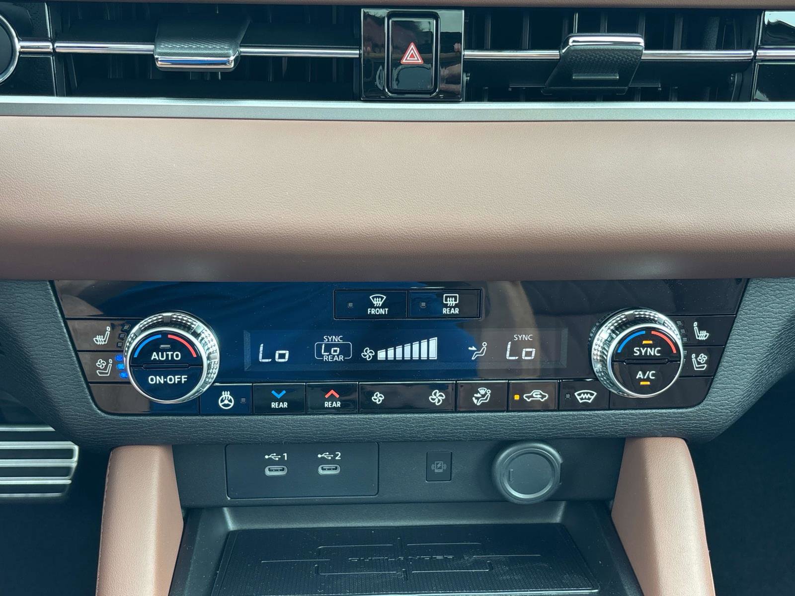 New 2025 Mitsubishi Outlander SEL image 16