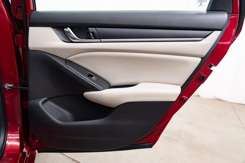 Used 2018 Honda Accord LX image 29
