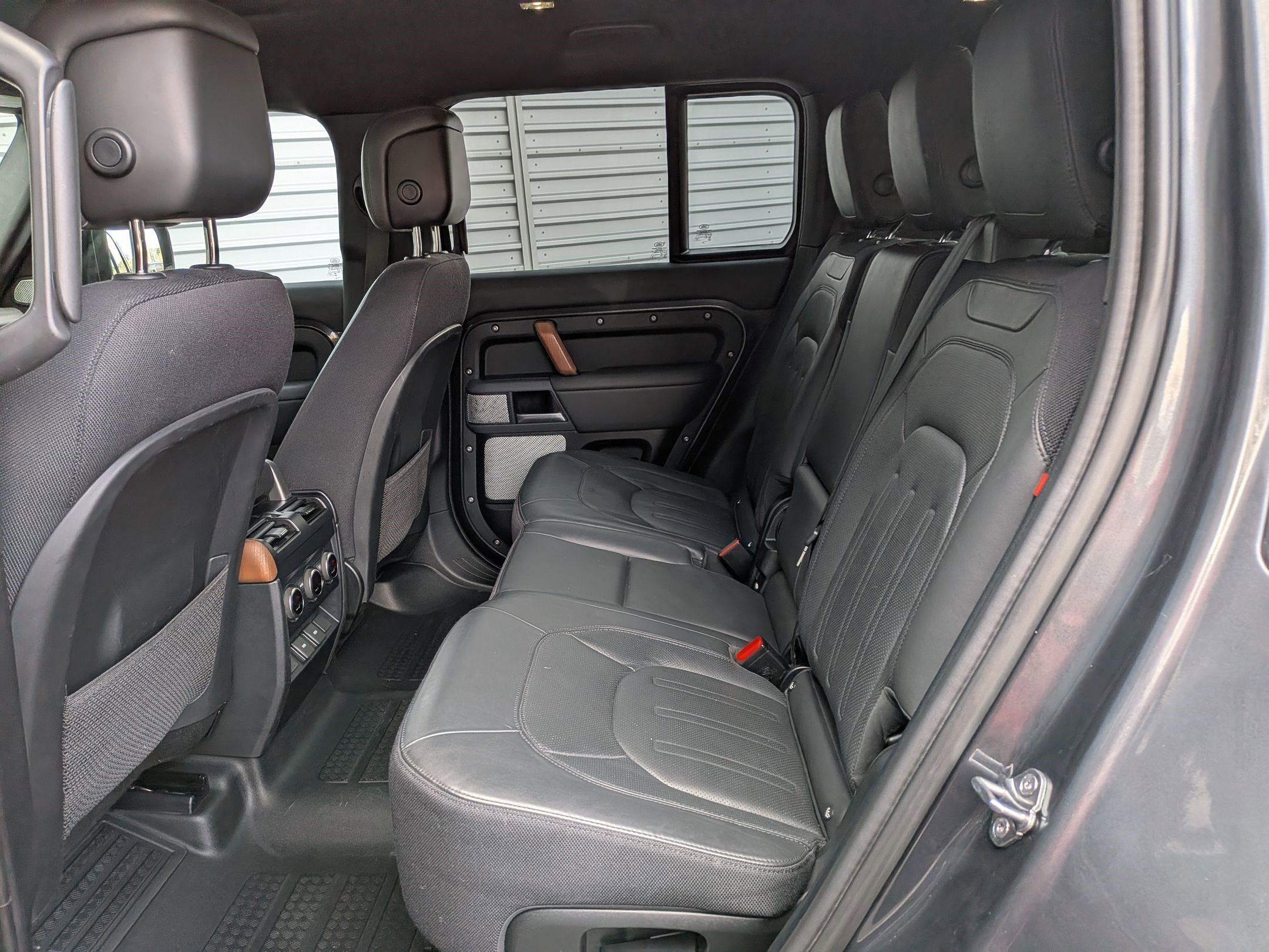 Used 2023 Land Rover Defender 130 X image 25