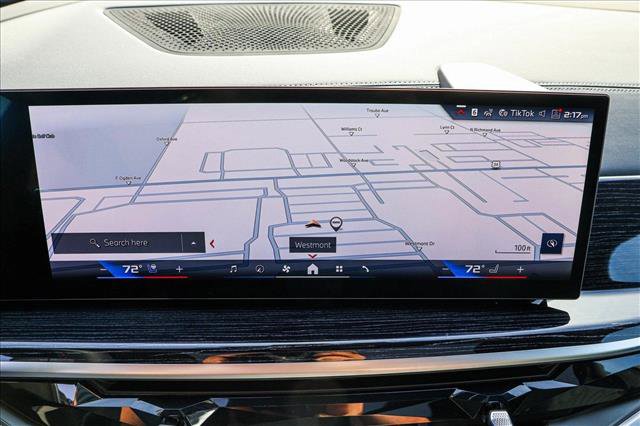 Used 2025 BMW X7 M60i w/ Executive Package image 16