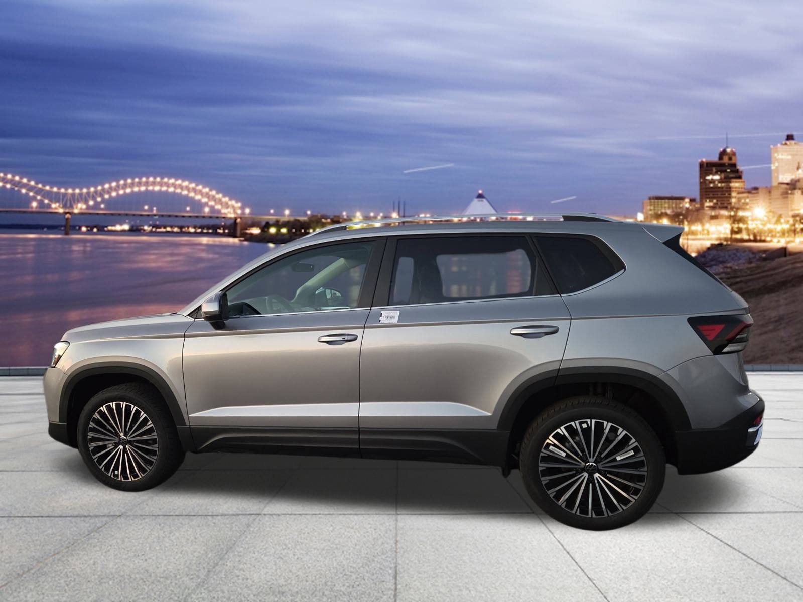 New 2026 Volkswagen Taos SE image 3