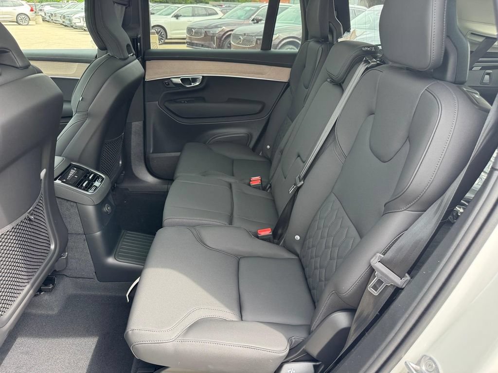 New 2026 Volvo XC90 T8 Plus w/ Protection Package Premier AWD/4WD image 9