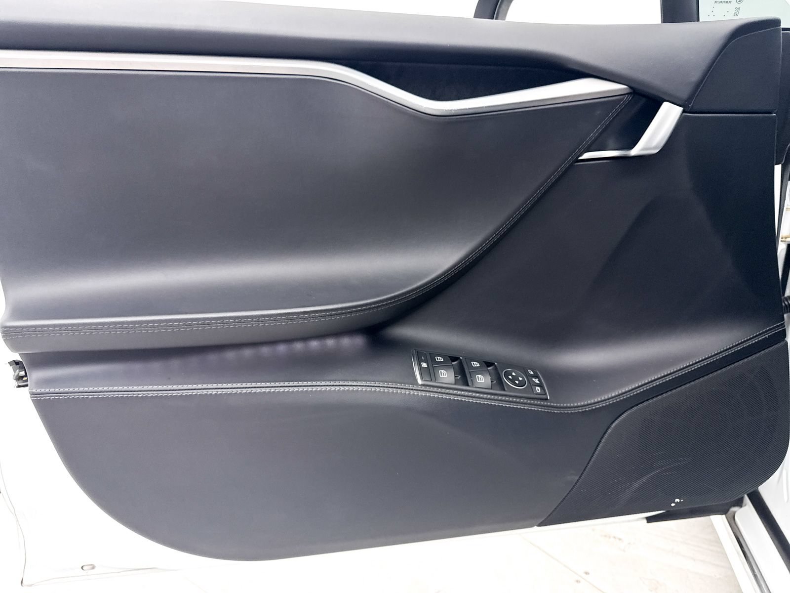 Used 2018 Tesla Model S 100D AWD/4WD image 32