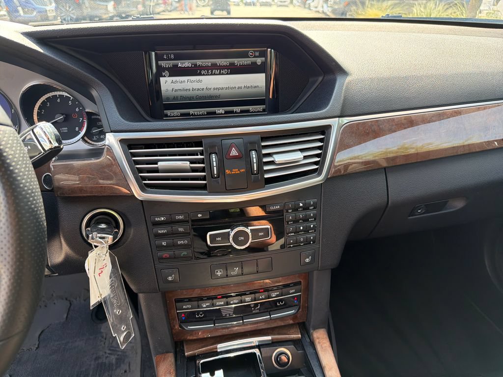 Used 2013 Mercedes-Benz E 350 4MATIC Sedan image 22