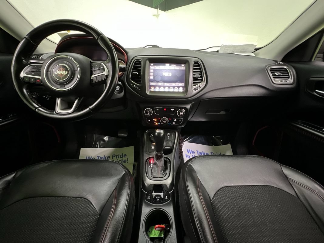 Used 2020 Jeep Compass Trailhawk AWD/4WD image 19