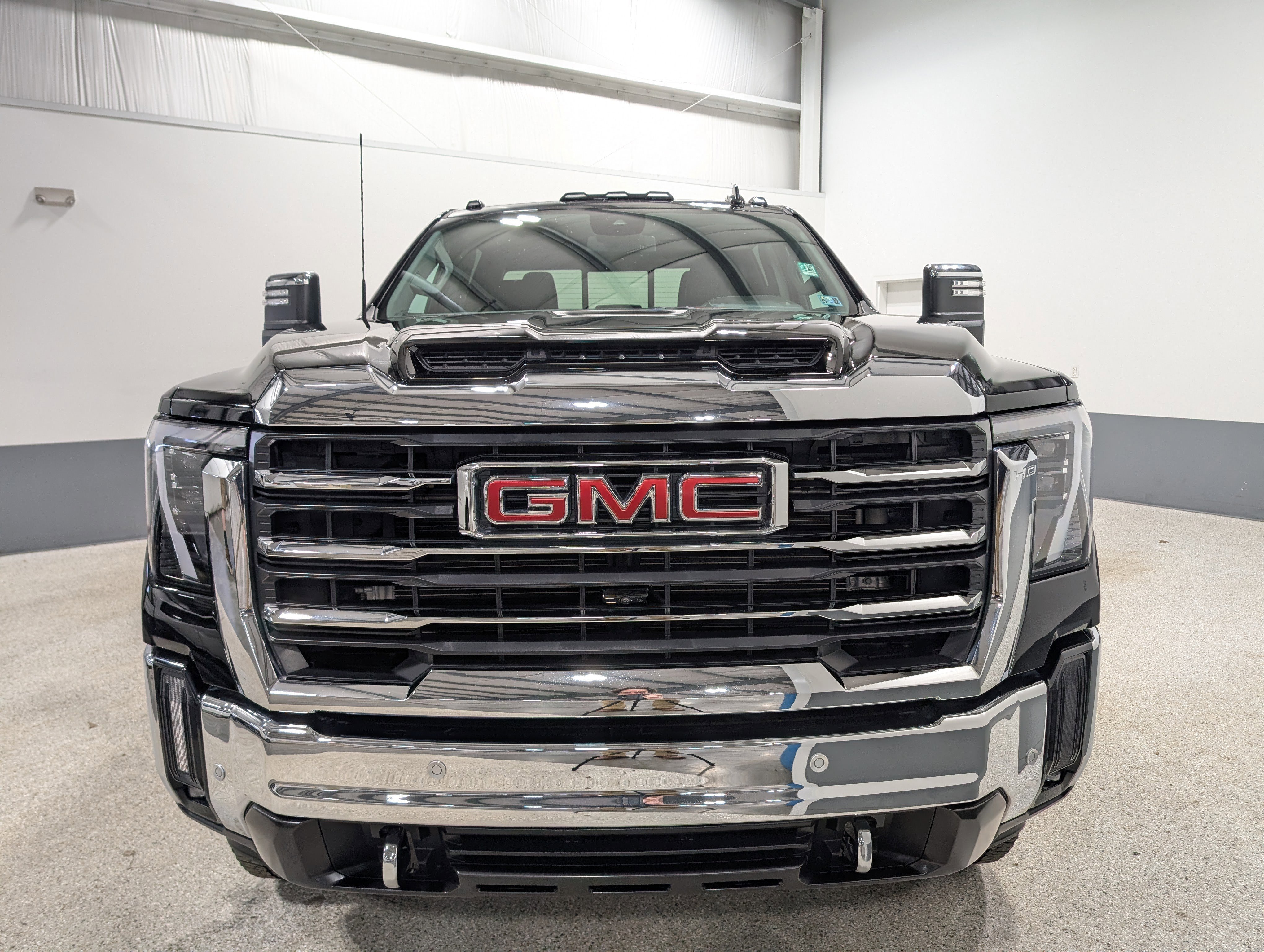 Used 2024 GMC Sierra 3500 SLT w/ SLT Convenience Package image 8