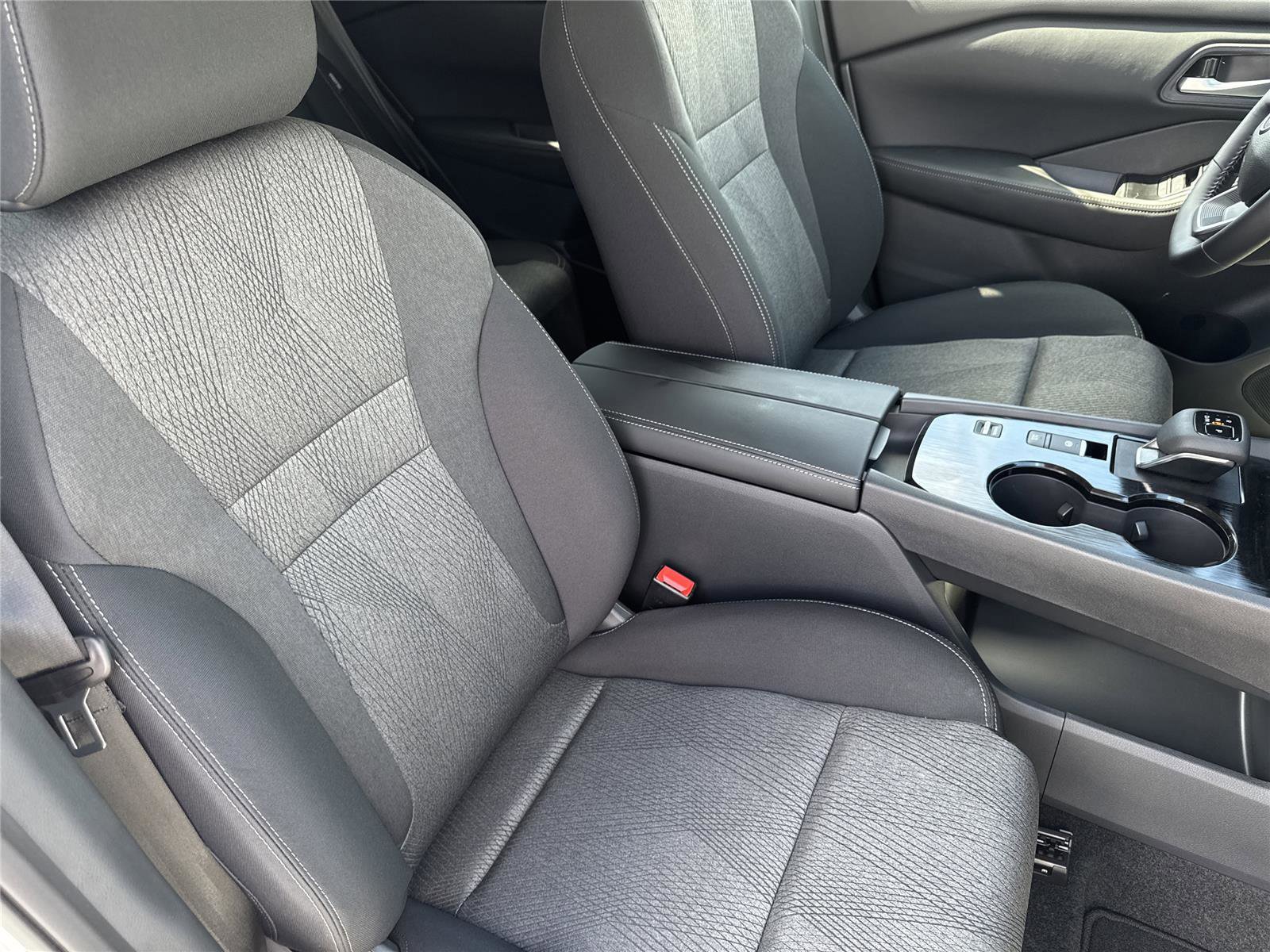 New 2026 Nissan Rogue SV FWD image 35