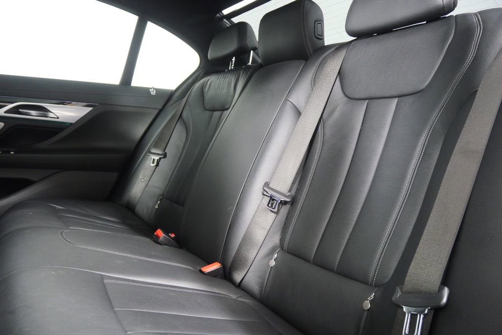 Used 2019 BMW 740i w/ M Sport Package image 14