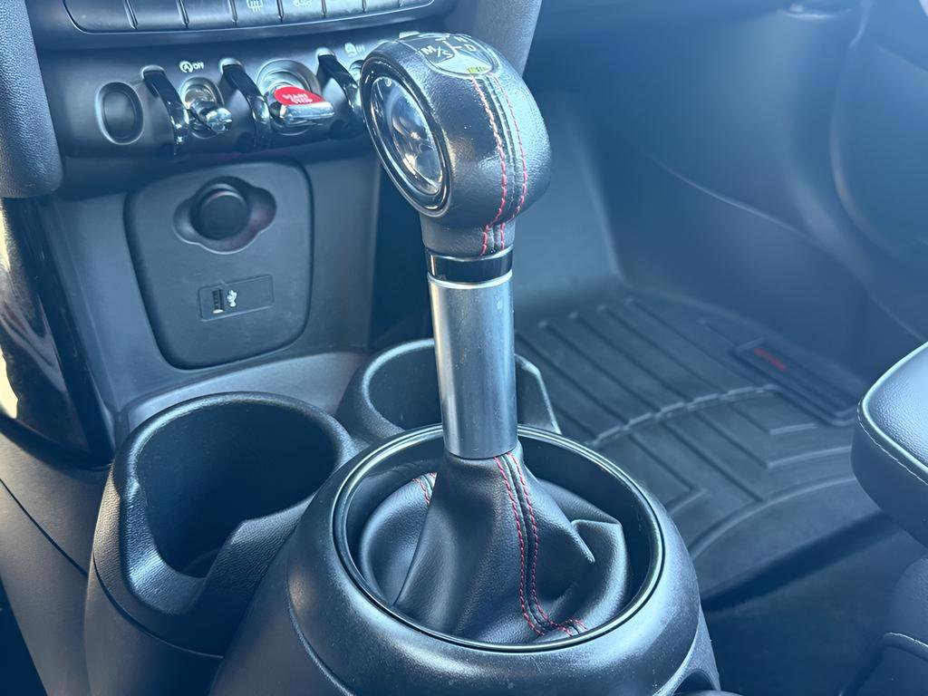 Used 2019 MINI Cooper S w/ Signature Upholstery Package image 22