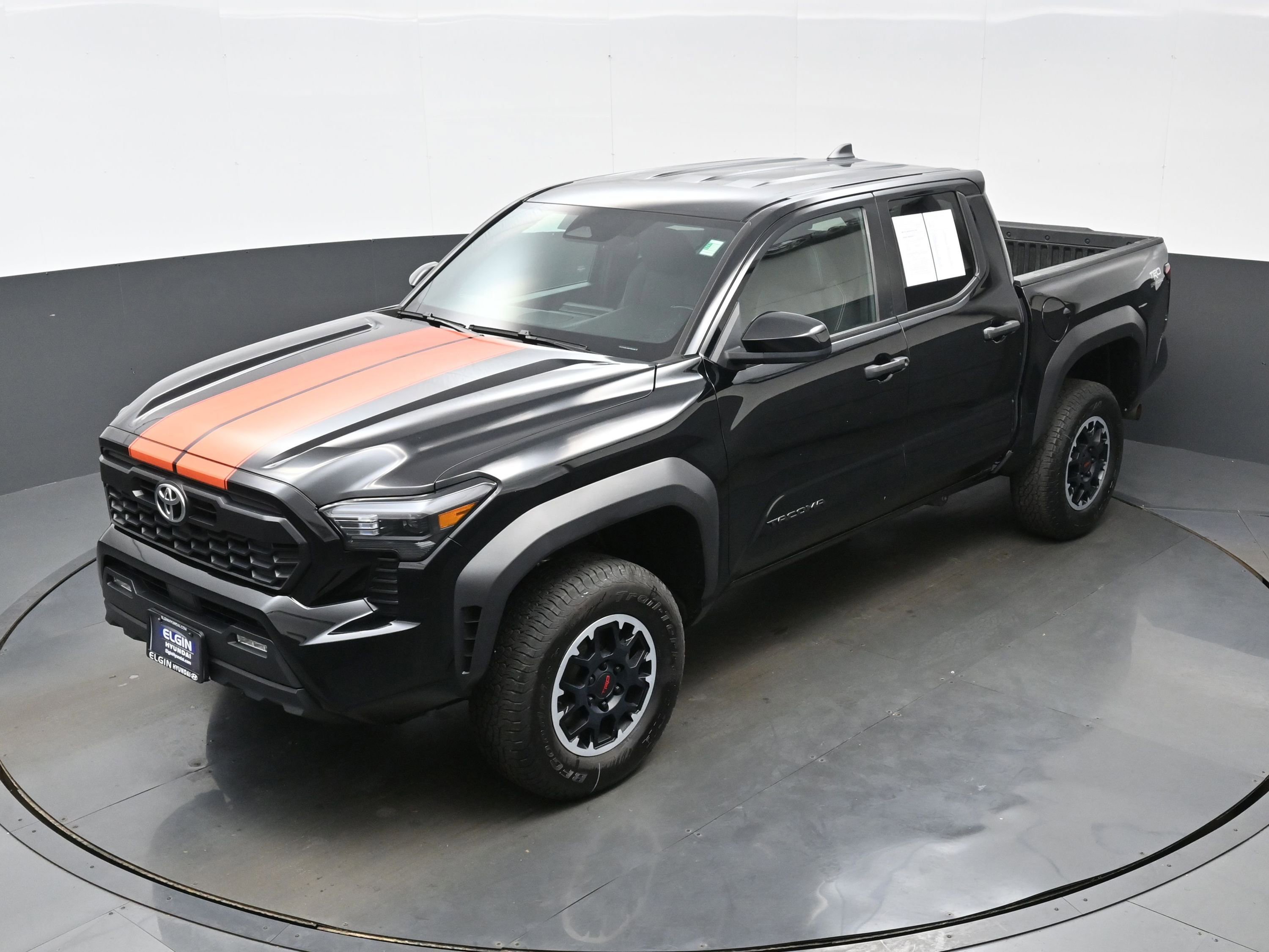 Used 2024 Toyota Tacoma TRD Off-Road AWD/4WD image 33