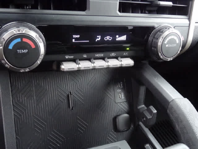Used 2025 Toyota Tacoma SR5 AWD/4WD image 24