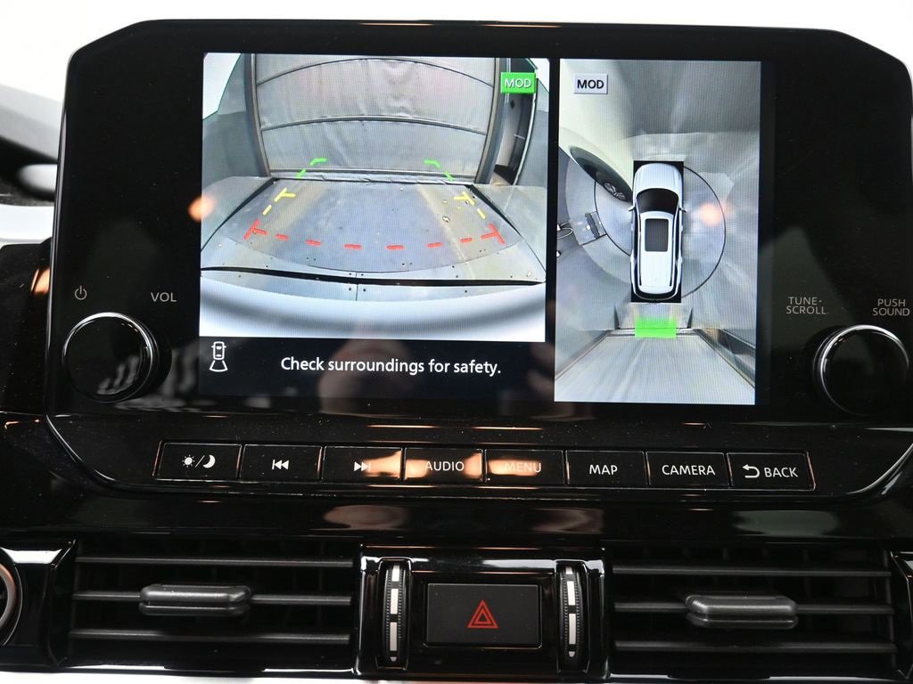 Used 2022 Nissan Pathfinder SL image 3