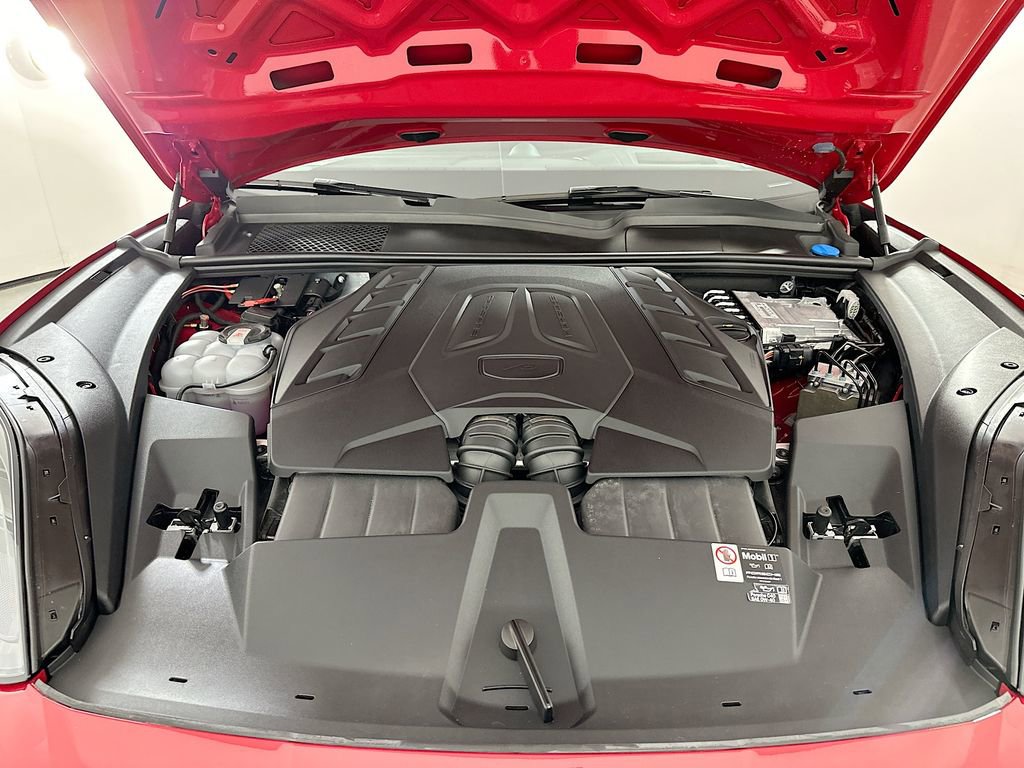 Certified 2025 Porsche Cayenne GTS AWD/4WD image 32