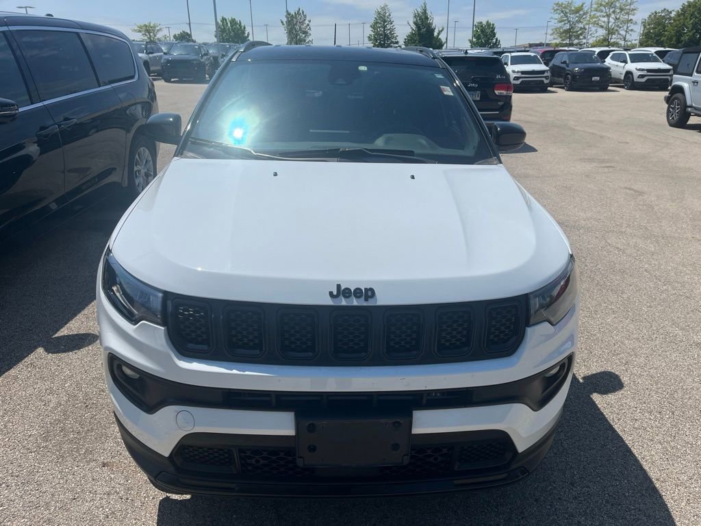 Used 2023 Jeep Compass Latitude w/ Convenience Group AWD/4WD image 2