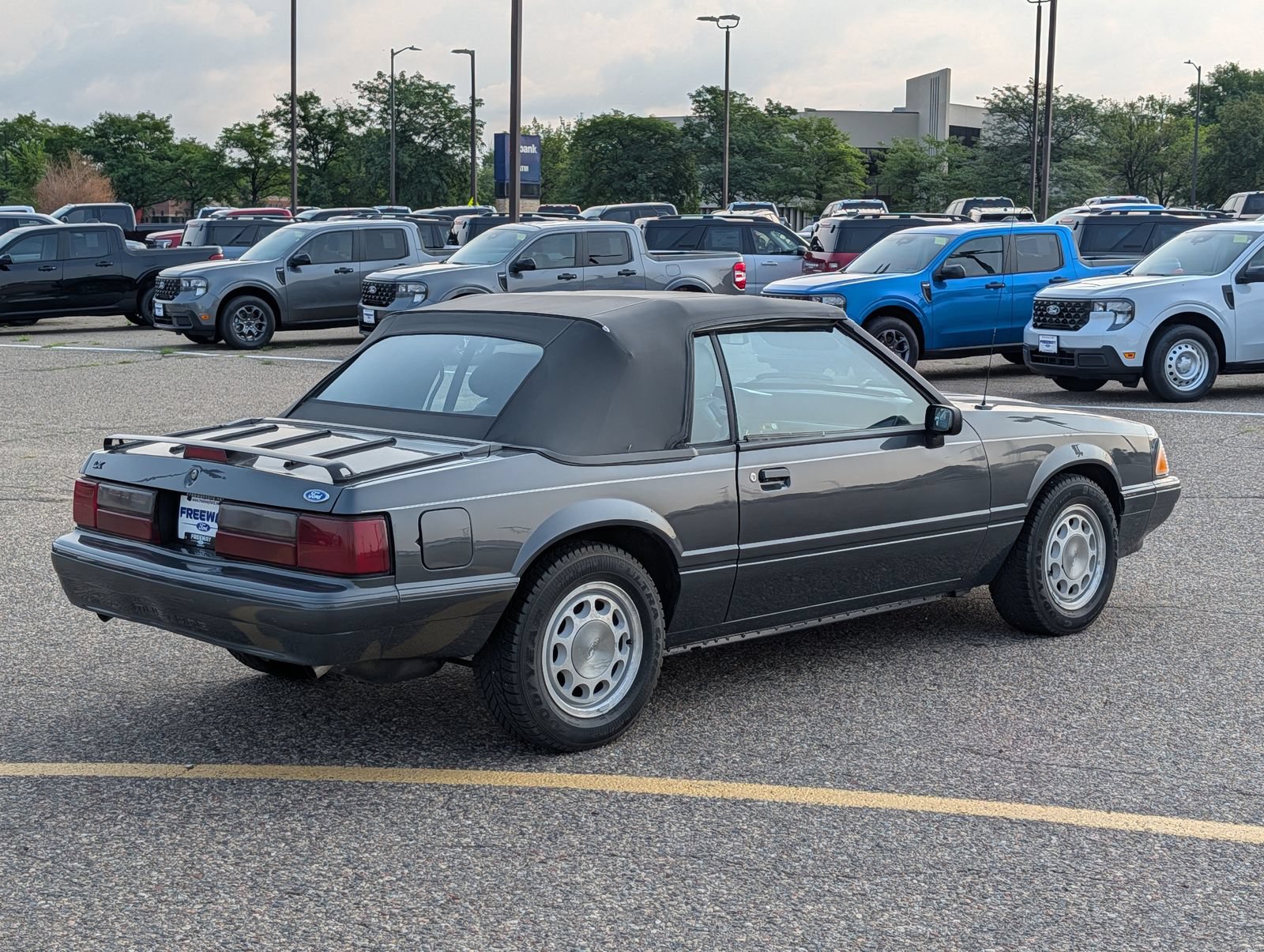 Used 1989 Ford Mustang LX RWD image 5