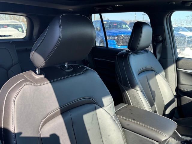 New 2026 Jeep Grand Cherokee Limited w/ Limited Altitude Package AWD/4WD image 24