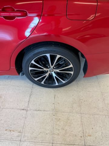 Used 2020 Toyota Camry SE FWD image 25
